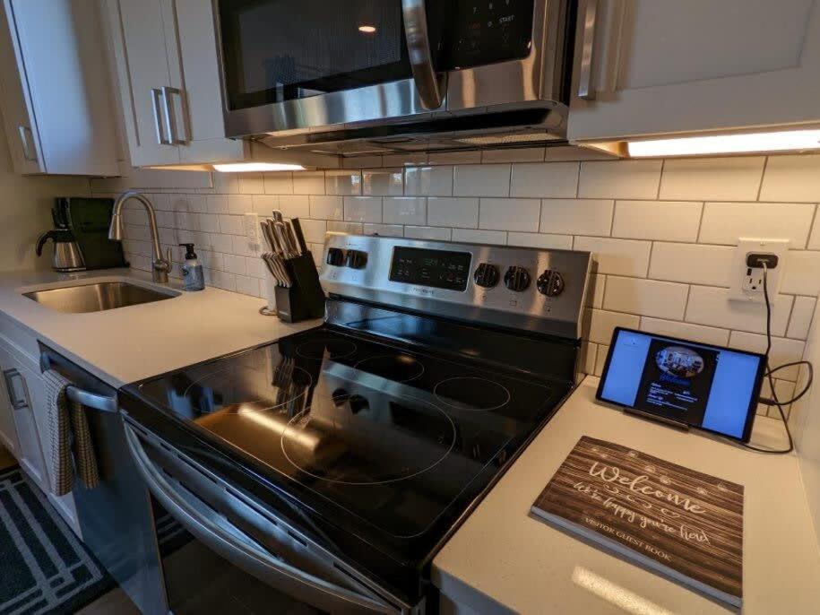 Location Location - Capri Condo 212 Traverse City Kültér fotó