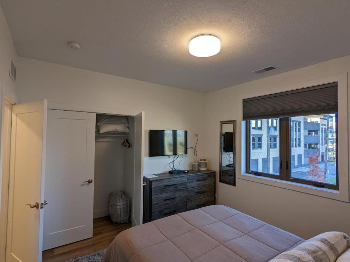 Location Location - Capri Condo 212 Traverse City Kültér fotó